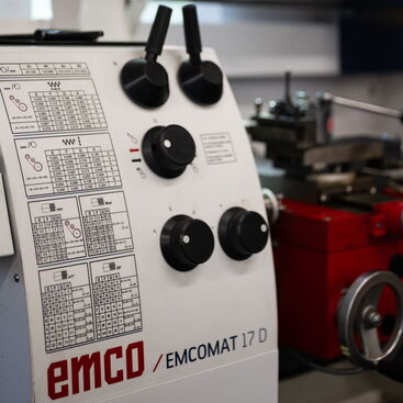 Lead screw and feed screw turning machine - Emco, Emcomat 17D Lead screw and feed screw turning machine - Emco, Emcomat 17D